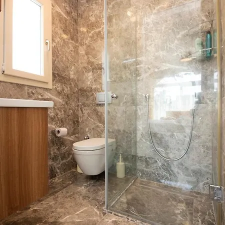 Daire Gorgeous House With Shared Pool And Garden In Bodrum Yakakoy (Bodrum)
