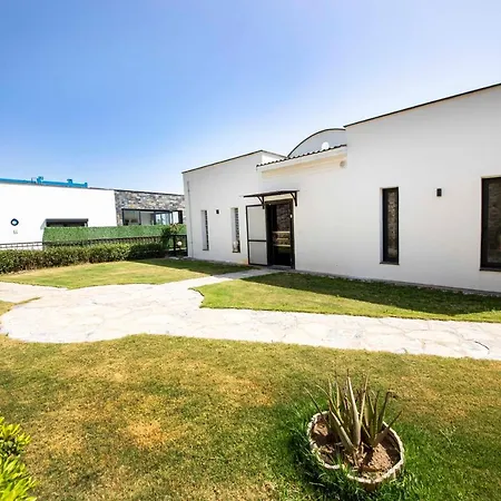 Daire Gorgeous House With Shared Pool And Garden In Bodrum Yakakoy (Bodrum)