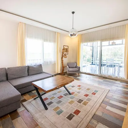 Gorgeous House With Shared Pool And Garden In Bodrum Daire